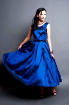  Niebieska sukienka koktajlowa