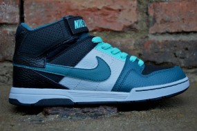  Nike Mogan Mid 2 JR 645025-040